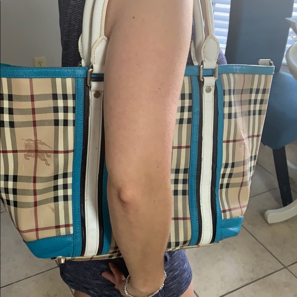 Burberry 100%Authentic bag - Picture 8 of 13